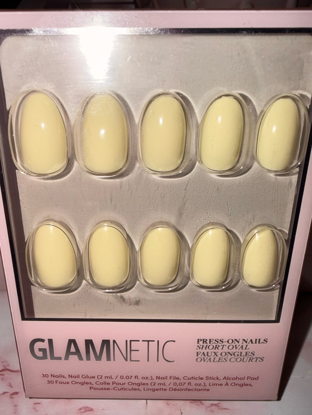 Glamnetic โPastel Yellowโ Short Oval Press On Nails